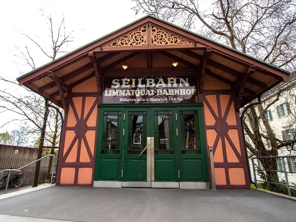 Zurich Chocolate Hunting Small-Group 2-Hour Walking Tour with a Local