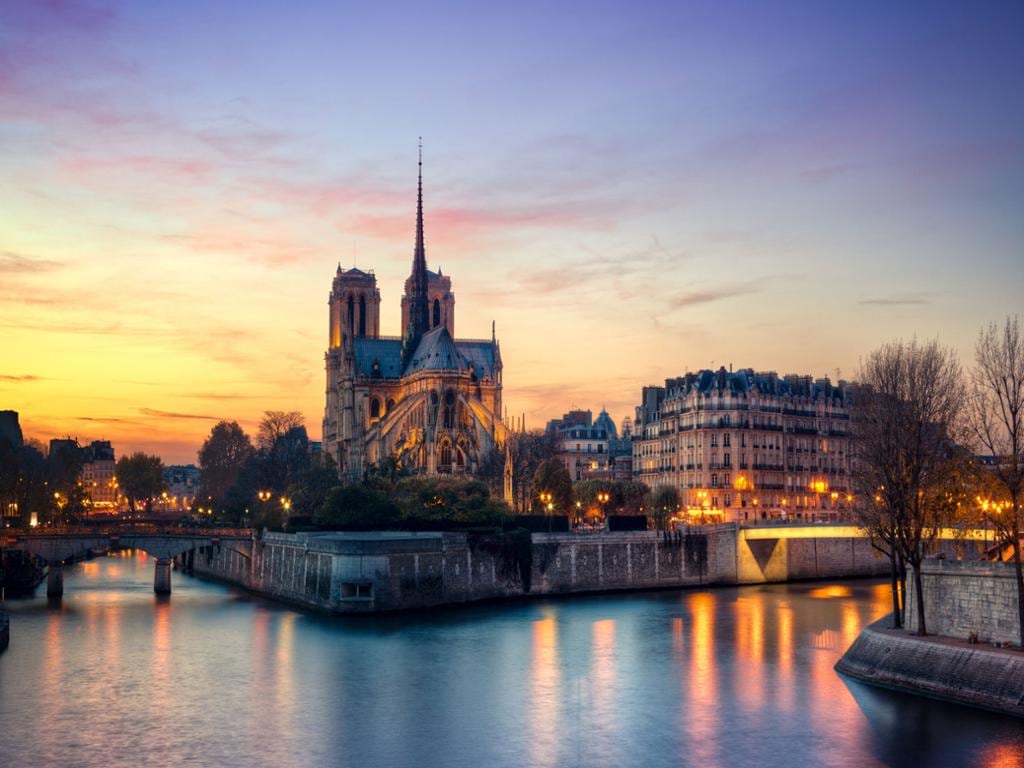 Paris at Night - Walking Tour