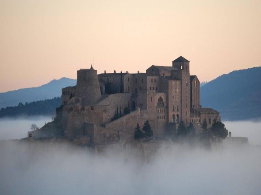 Private Cardona and Salt Mountain Cultural Park Full-Day Tour