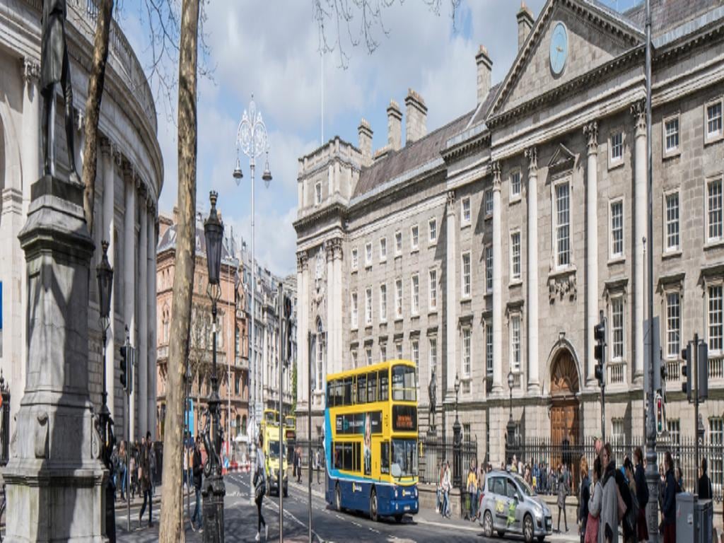4 Days / 3 Nights: Dublin by Rail and Ferry - Unescorted Multi-Day Tour