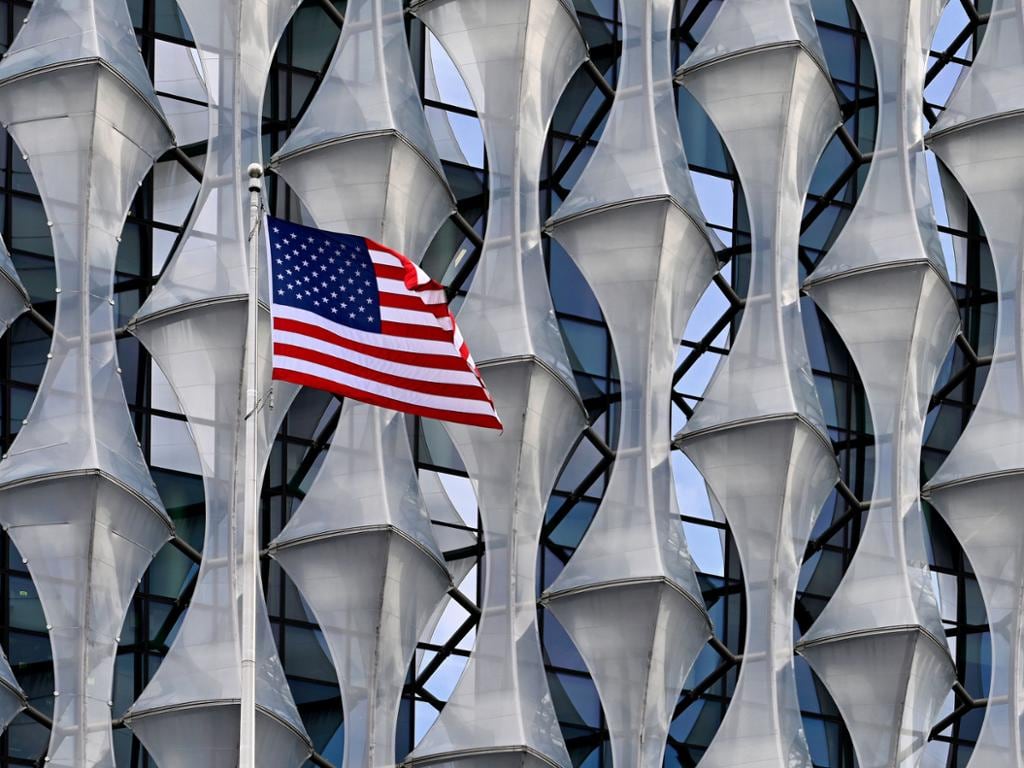 Uncovering American Heritage in Britain - Black Cab Private Tour