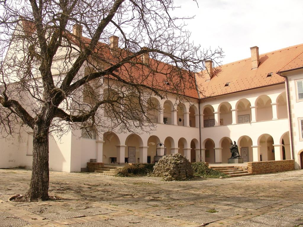 From Feudalism to Communism - Private Tour