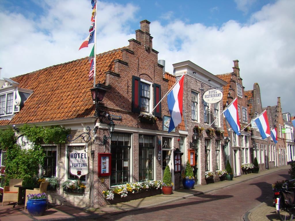 Volendam and Windmills Tour