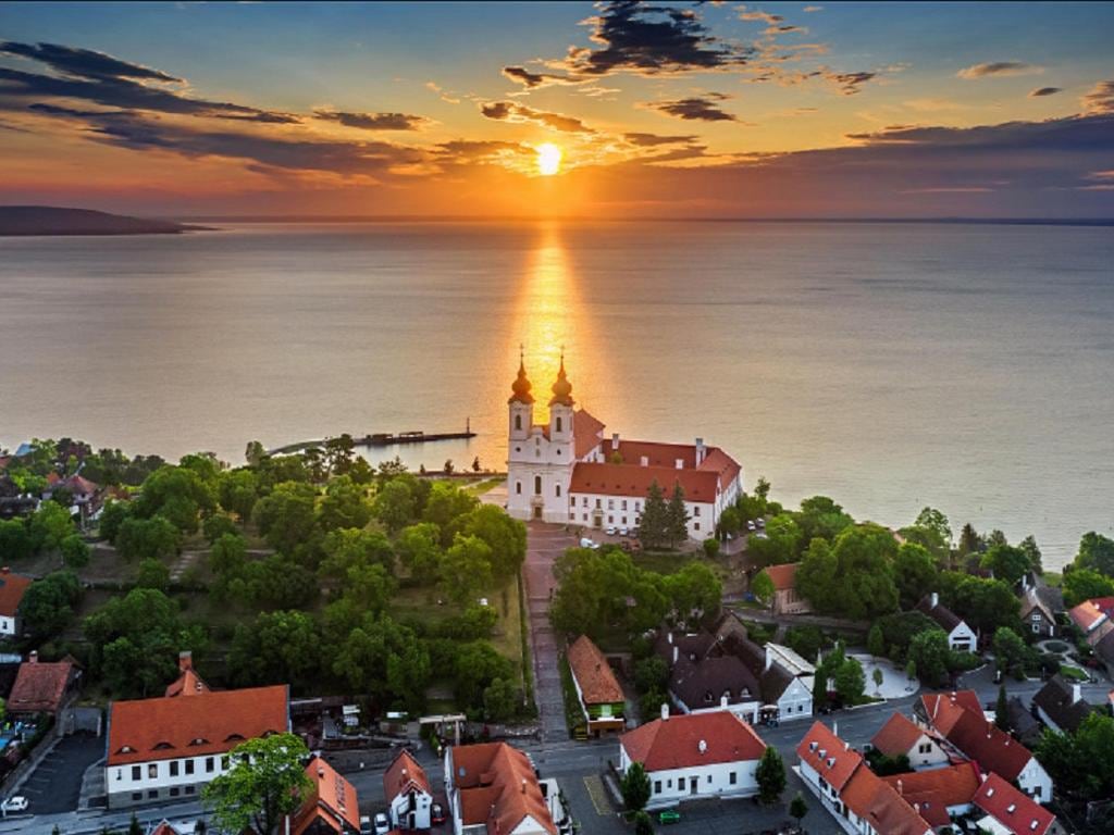 Discover Balaton with Harbour Cruise - Full-Day Private Tour