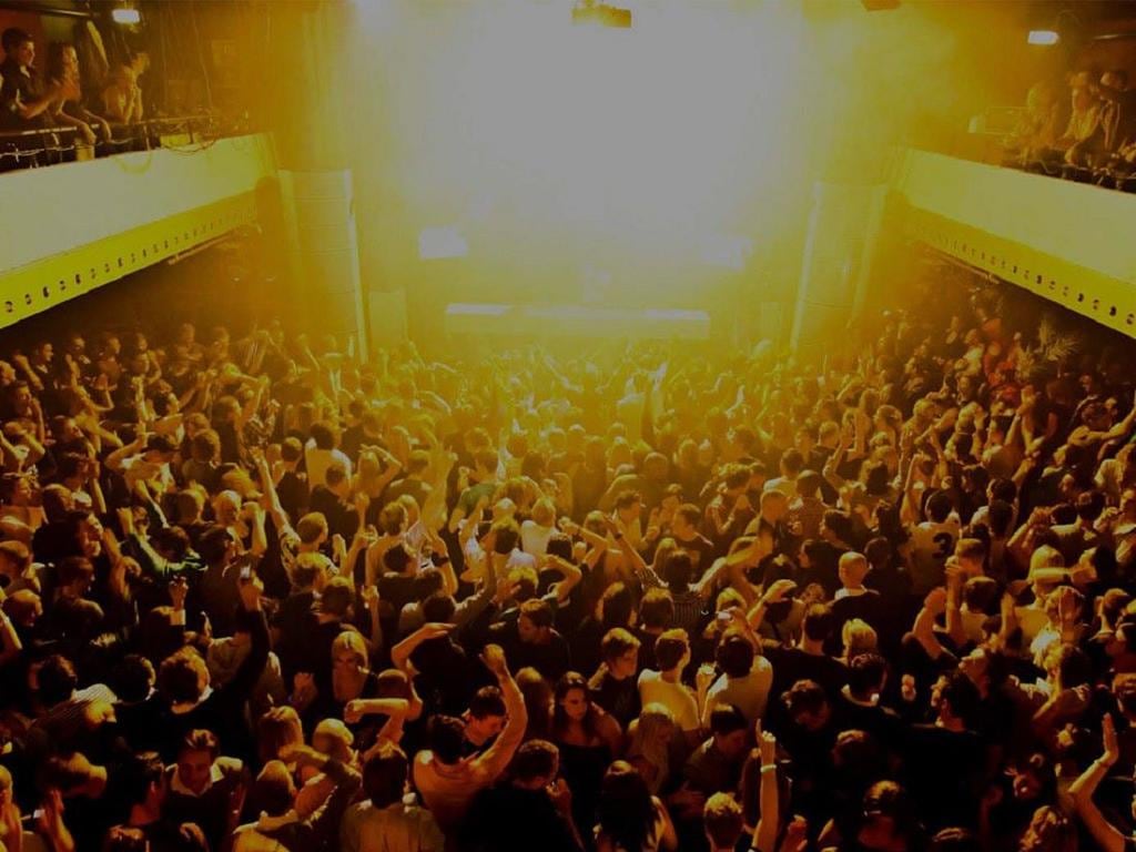 All inclusive Amsterdam Clubbing Pass and Canal Cruise