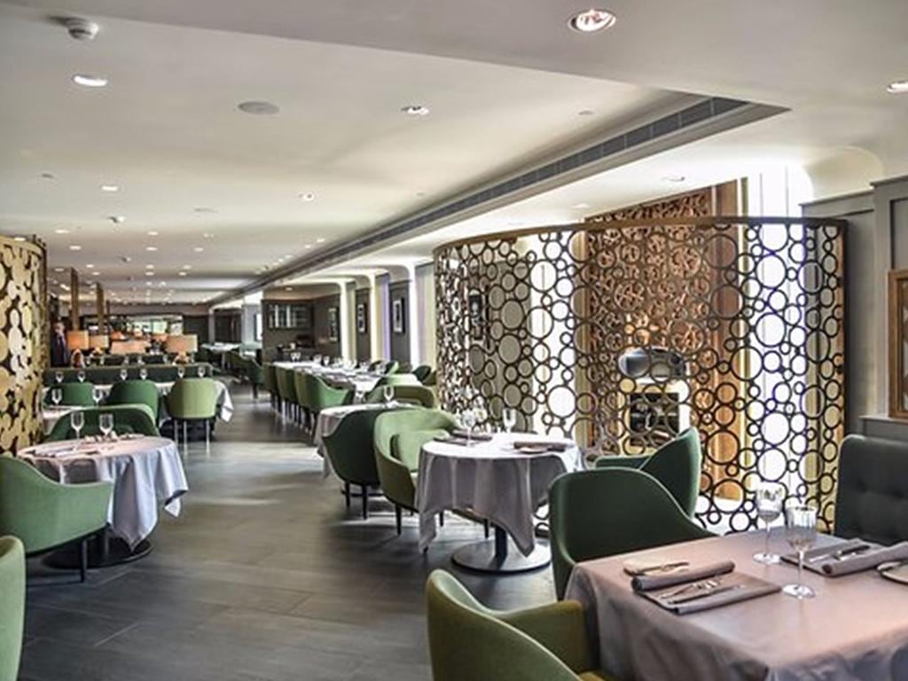 Dinner at Al Multaqa Restaurant in Jeddah