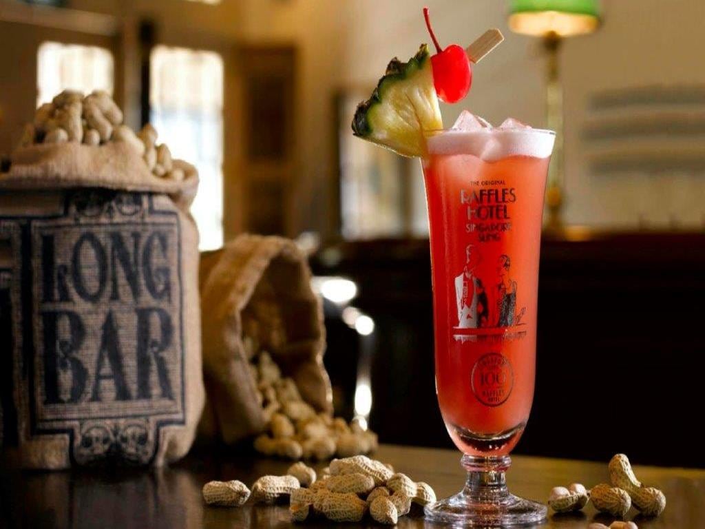 Remembering Sir Stamford Raffles with Singapore Sling - Private Tour with Airport Return Transfer