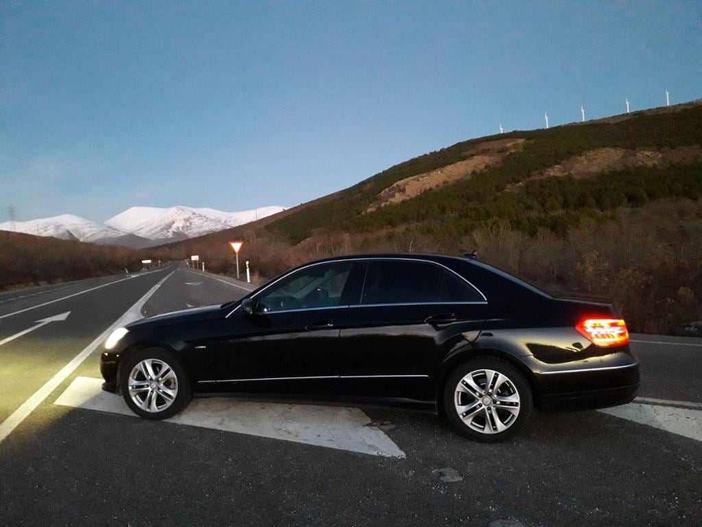 Private Tour: Car Disposal and Driver to Discover Pamplona from Bilbao