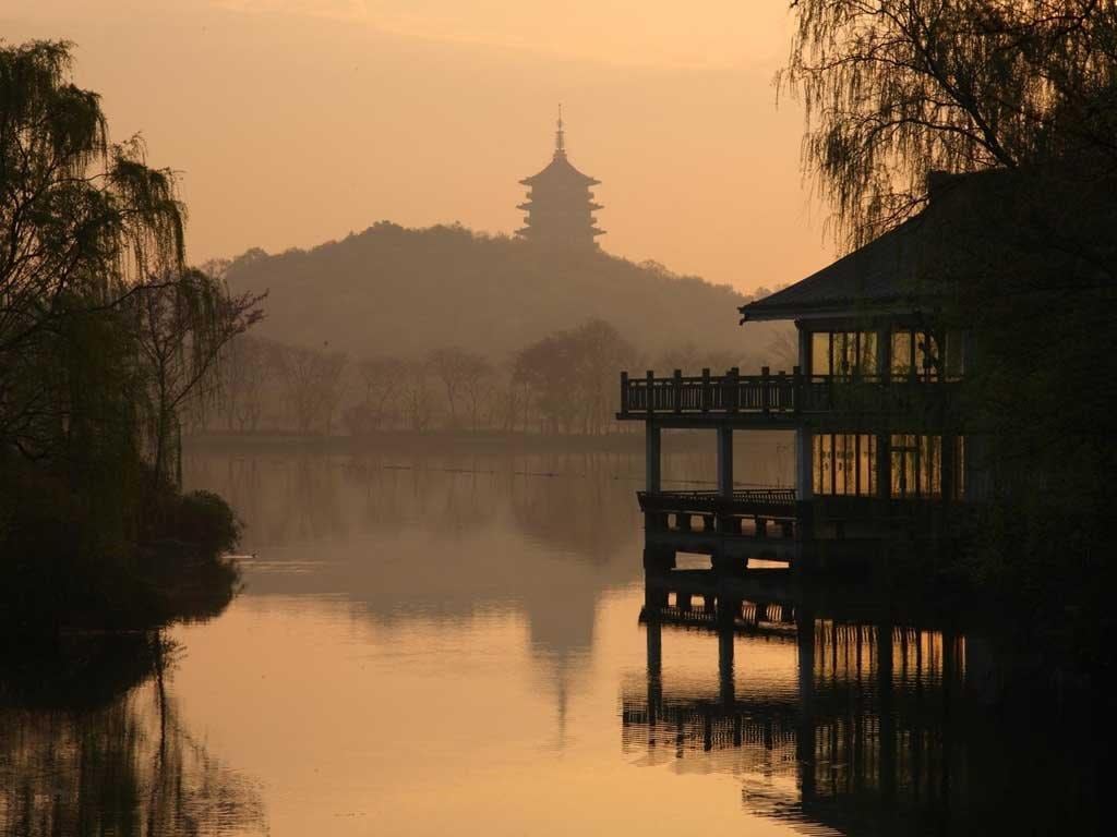 Discover Heavenly Hangzhou - Full-Day Tour