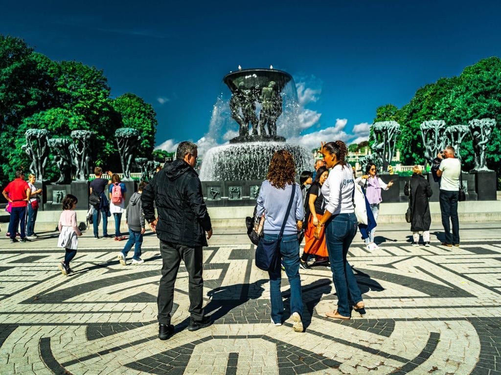 Oslo & Vigeland Park Private Driving Tour