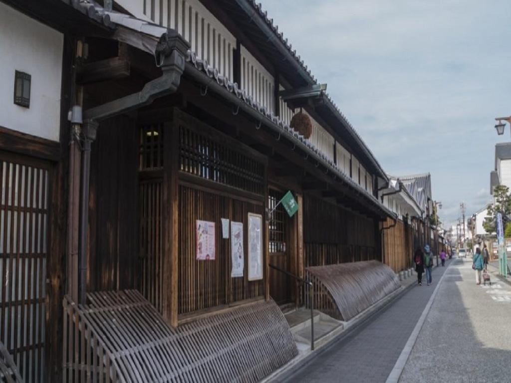 Traditional and Modern Sake Breweries - Small Group Tour