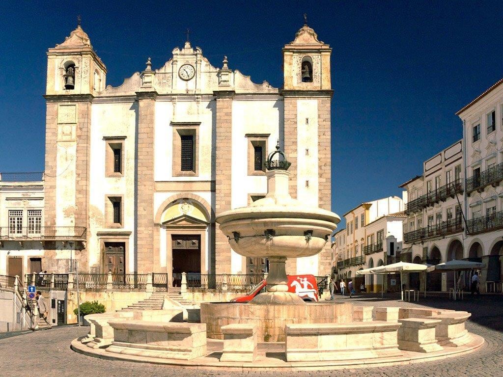 Évora and Temple of Diana - Private Tour