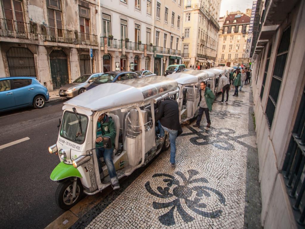 Explore Lisbon Old Town on a Eco Tuk Tuk - Private Tour