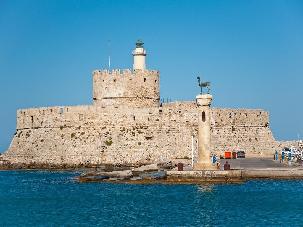 Walking Private Tour in Rhodos Town with hotel pick up- 3 hours