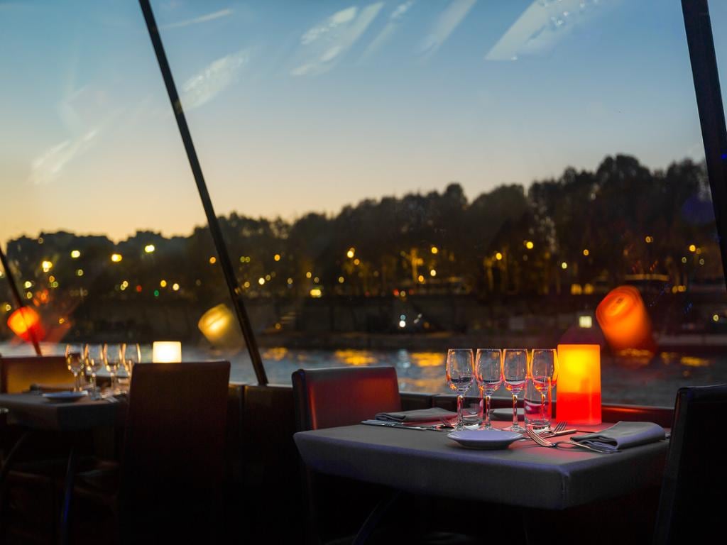 Bateaux Parisiens – Paris Essentiel Early Dinner Cruise