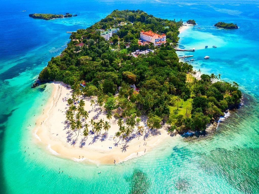 Samaná: Limon Waterfall and Cayo Levantado - Full-Day Tour