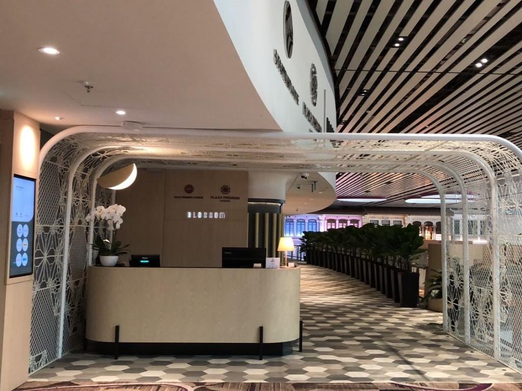 Singapore Changi Airport Terminal 4 BLOSSOM - SATS & Plaza Premium Lounge Access