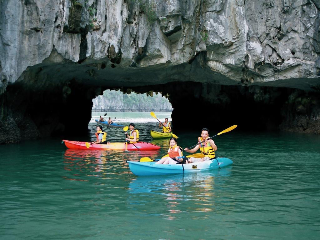 Small Group Day Trip Halong Bay : Surprising Cave, Titop Island & Kayaking