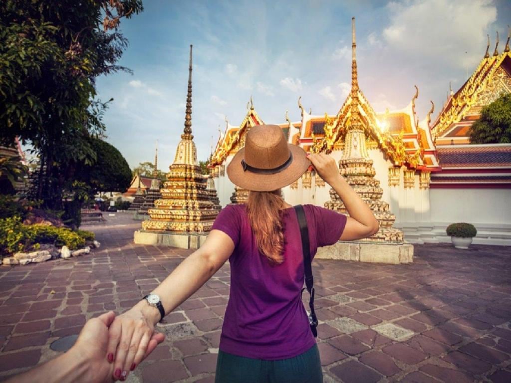 Discover Bangkok - Half-Day Private Car Hire with Chauffeur