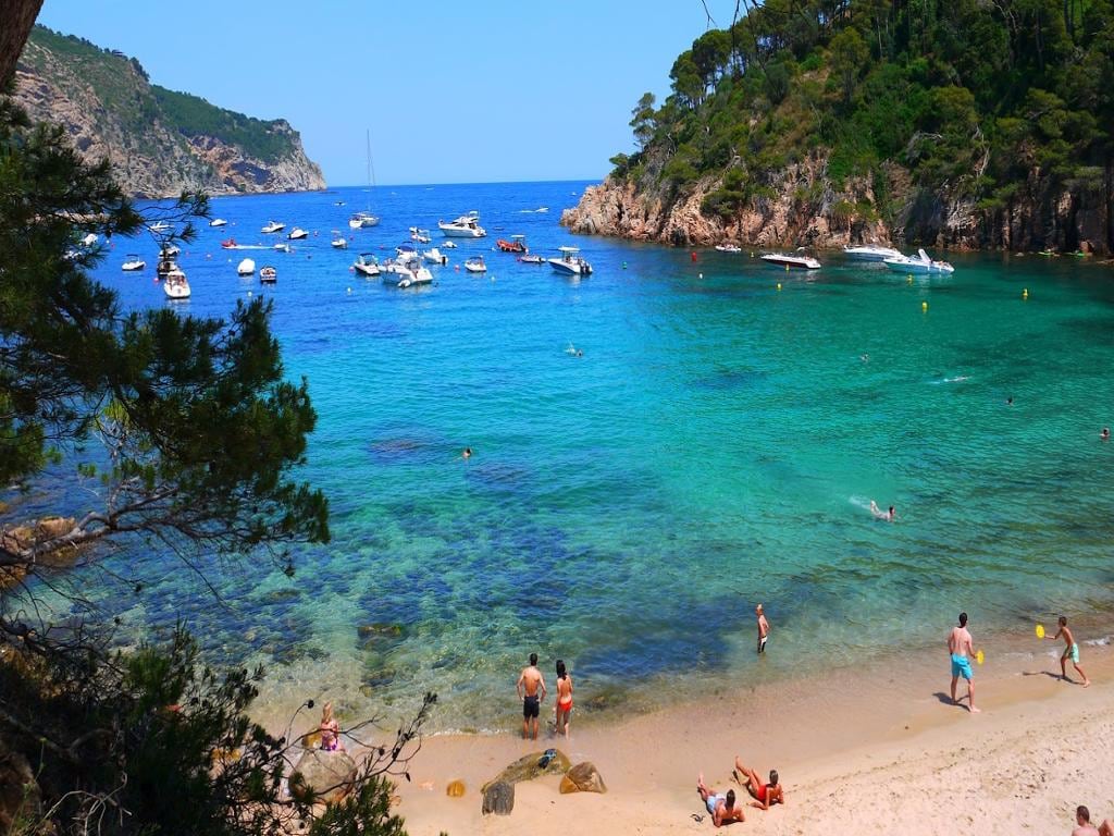 Girona and Costa Brava - Full-Day Tour with Transfers