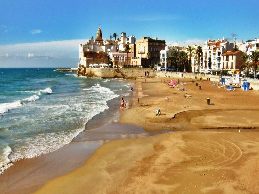 Private Tarragona and Sitges Full-Day Tour