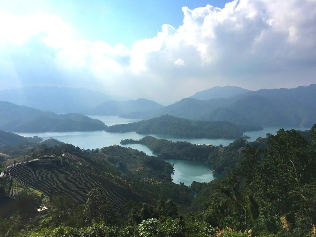 Thousand Island Lake and Pinglin Tea Plantation Tour