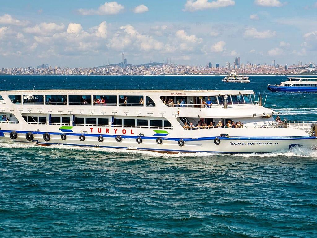 Princes' Islands Round-Trip Ferry Ticket with Audioguide about the Bosphorus