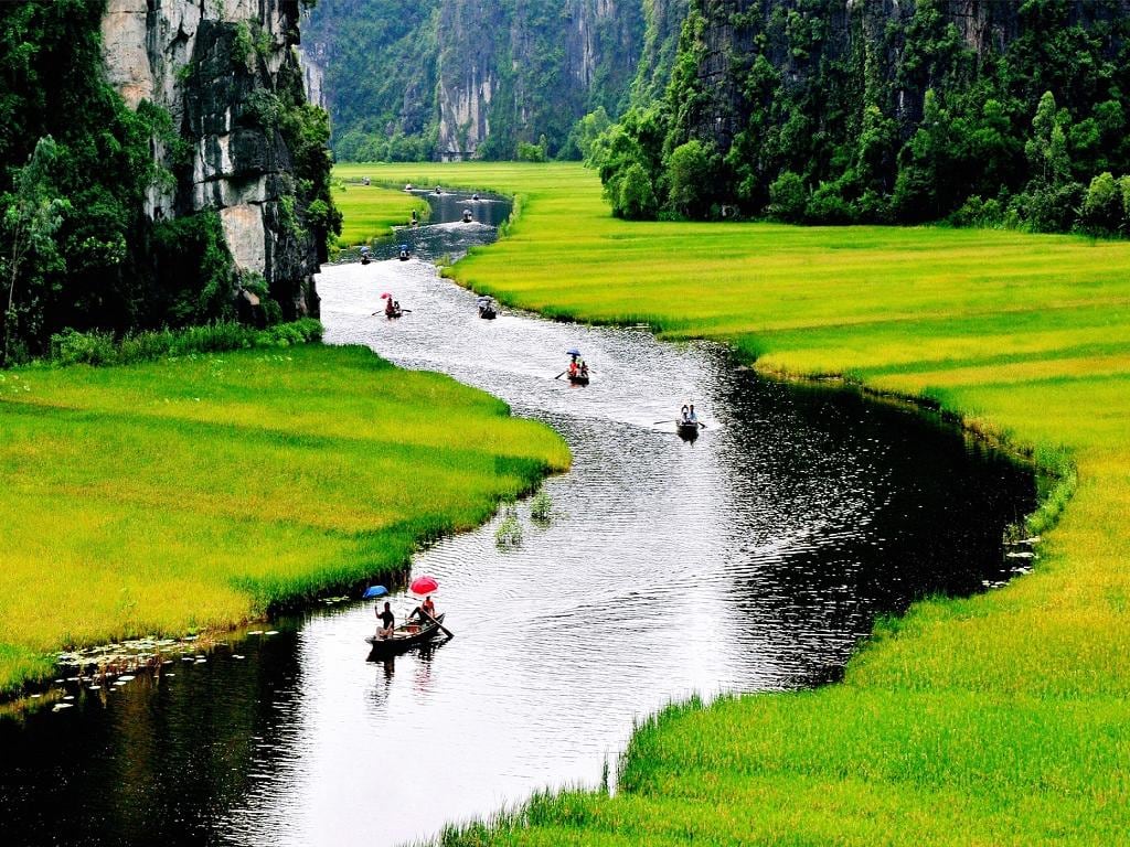 Hiking Tour with Targant Museum tickets and Private Transfers