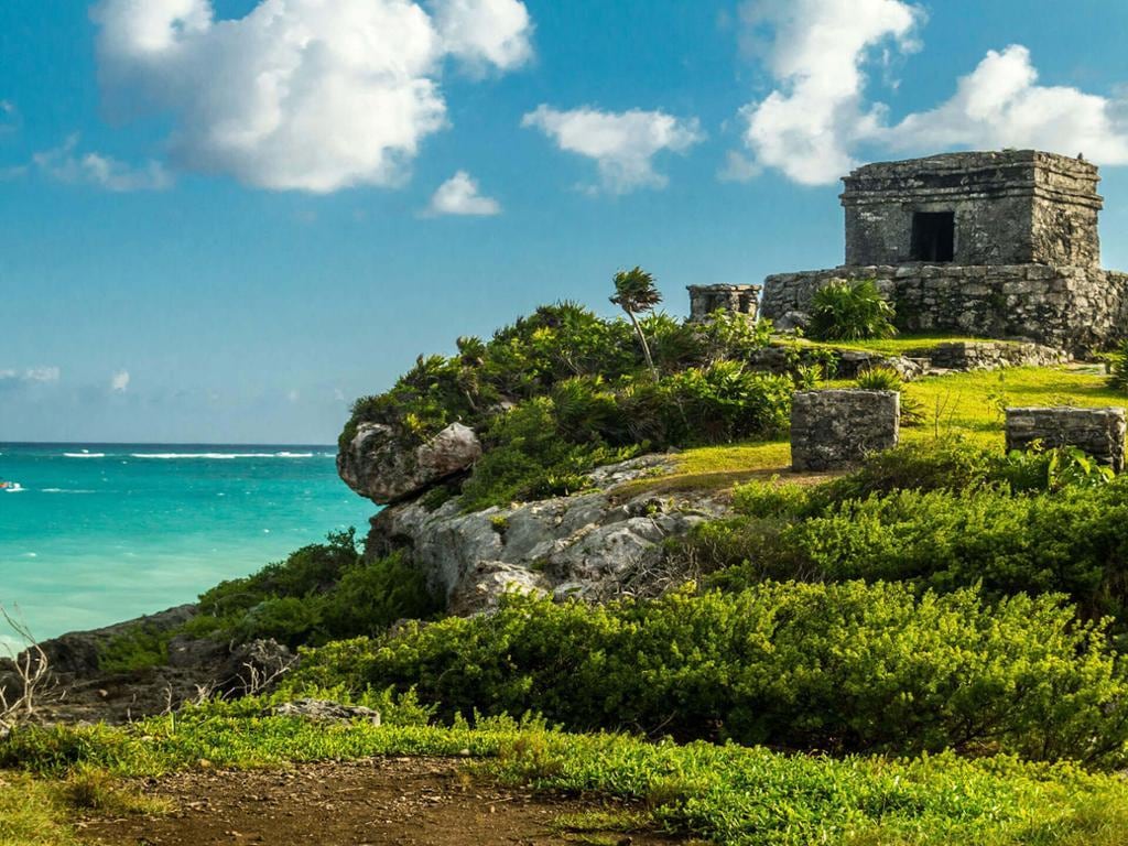 Round Trip Airport Private Tranfer and Tulum with Cenote Tour