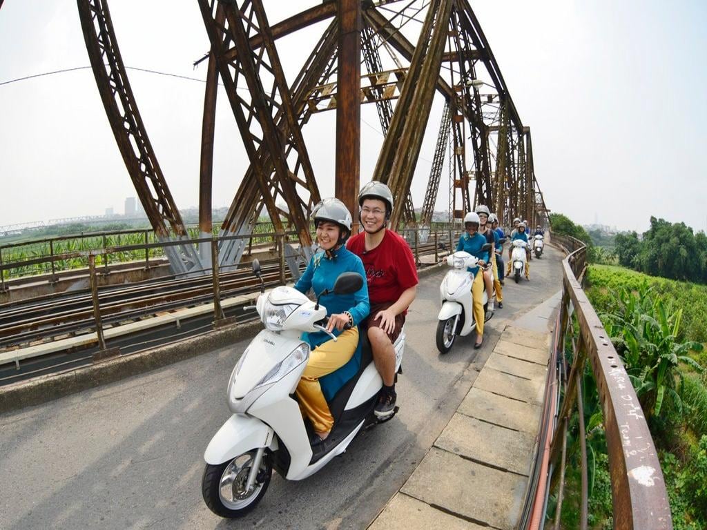Food and Sightseeing Tour by Scooter - Small Group Moped Tour