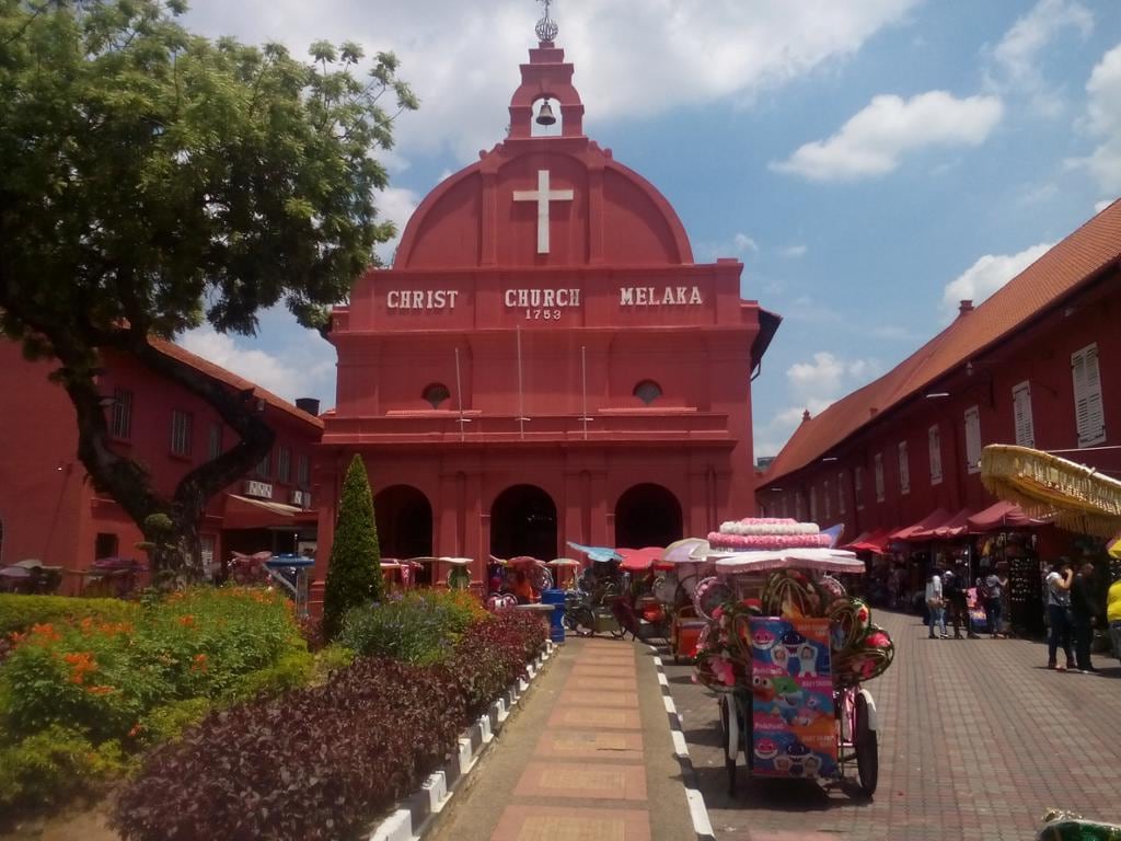 Best Of Malacca: "Golden Pot Puri", Sultanate Palace Museum and Trishaw Ride - Full-Day Private Tour