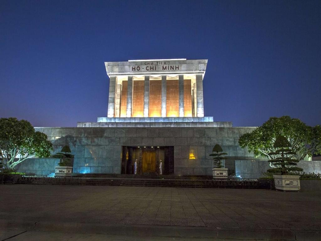 Discover Night Life by Scooter - Small Group Tour