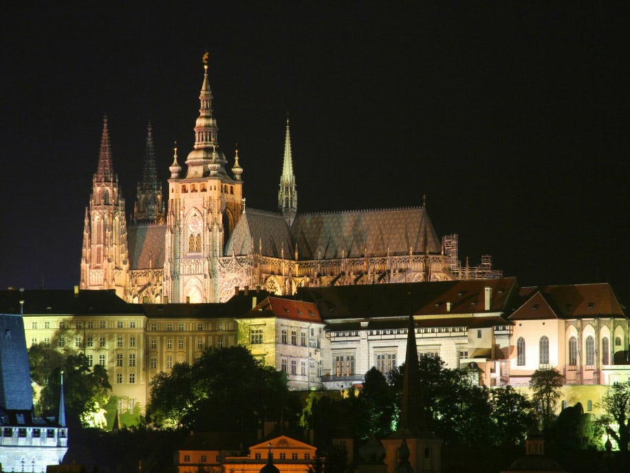 Romantic Dinner Night Cruise and Bus Tour